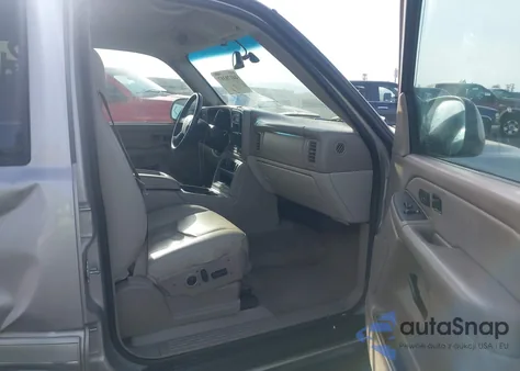 2004 Chevrolet Suburban 1500 Lt z USA, uszkodzony, nr VIN 3GNFK16Z54G294701